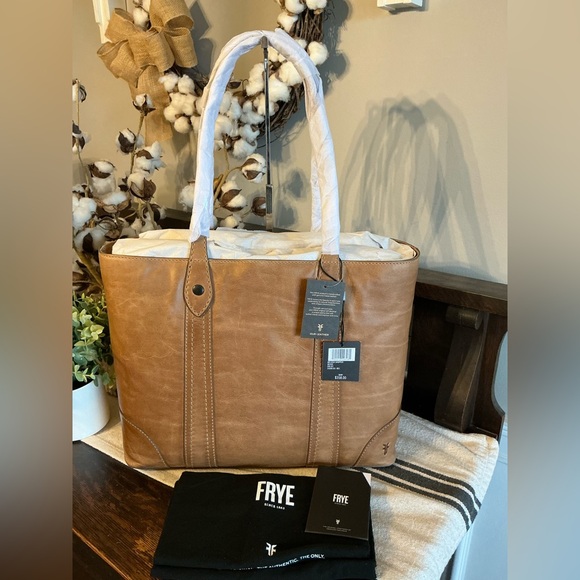 NWT Frye Melissa Leather Shopper Tote Shoulder Bag Beige Brown Retail  $358 - Picture 11 of 13